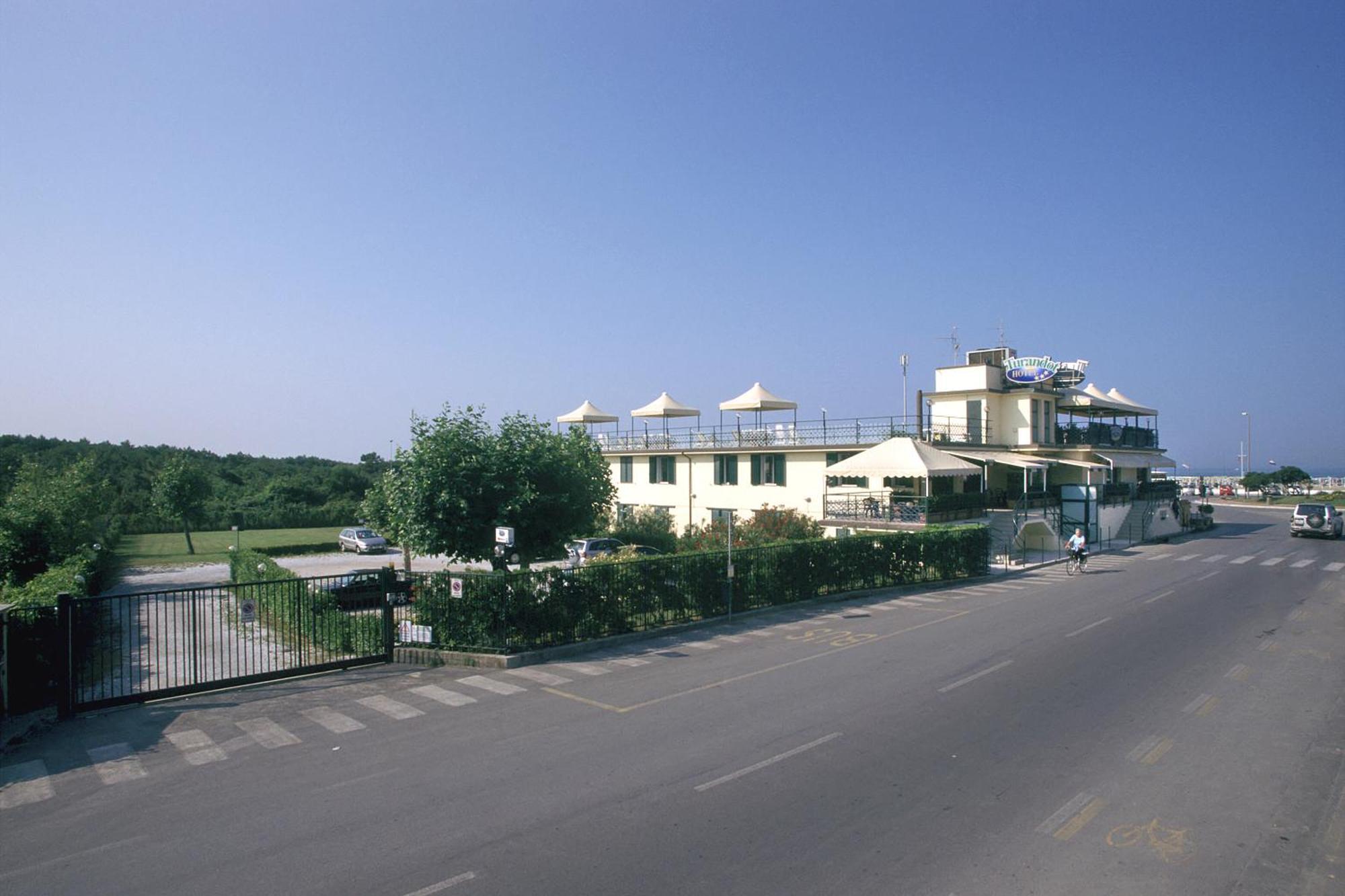 Hotel Turandot Torre del Lago Puccini Buitenkant foto