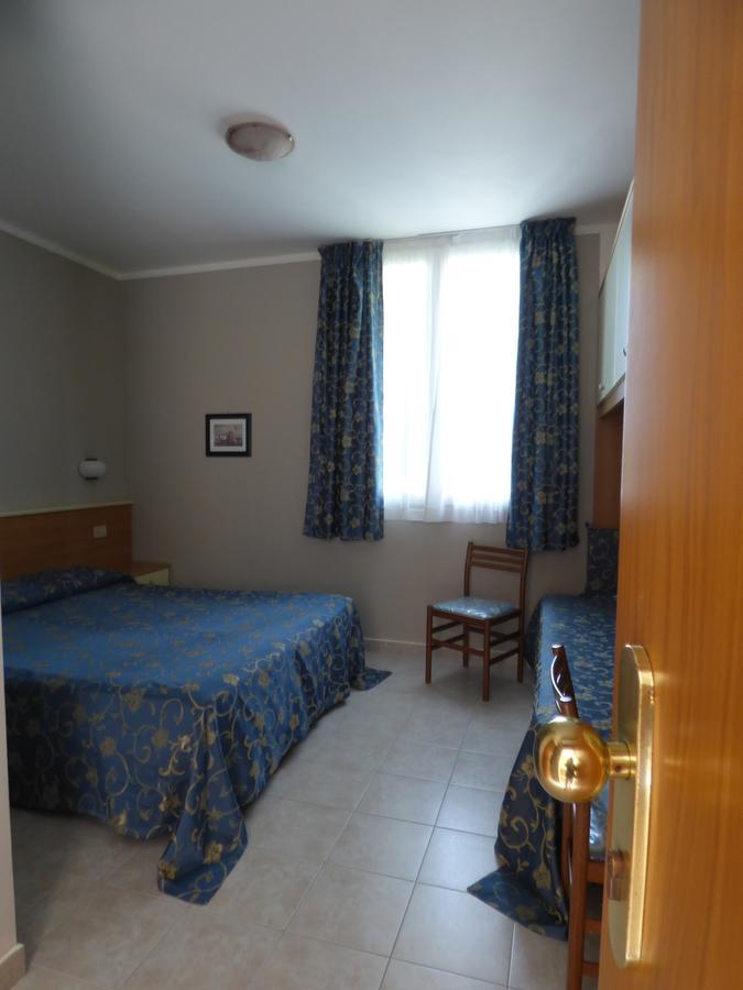 Hotel Turandot Torre del Lago Puccini Buitenkant foto