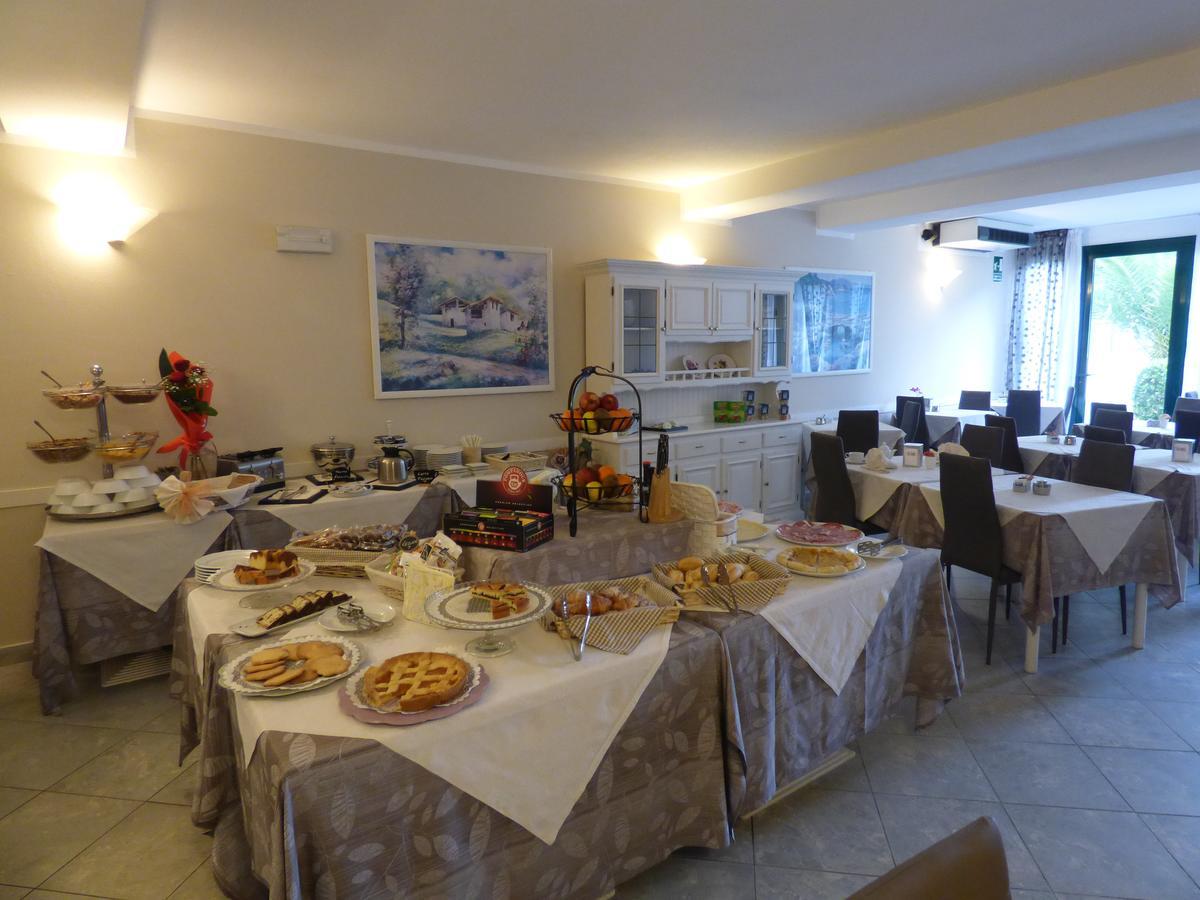 Hotel Turandot Torre del Lago Puccini Buitenkant foto