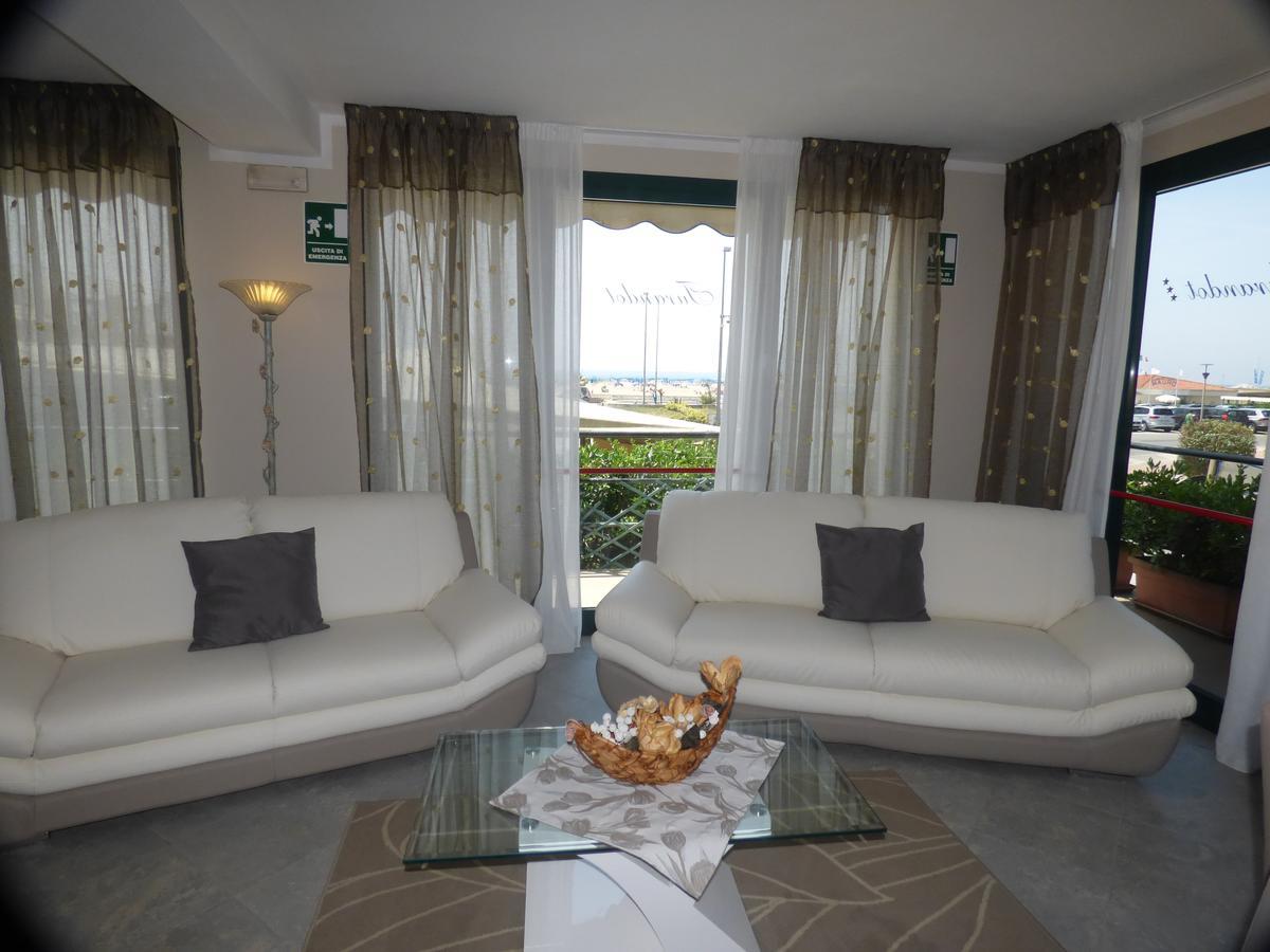 Hotel Turandot Torre del Lago Puccini Buitenkant foto